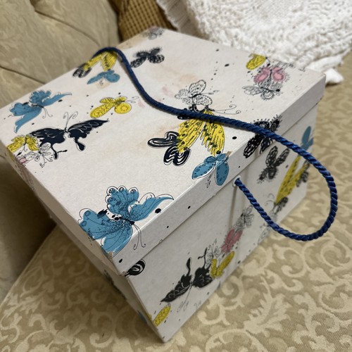 Vintage 1950s hat box square - 1950s,